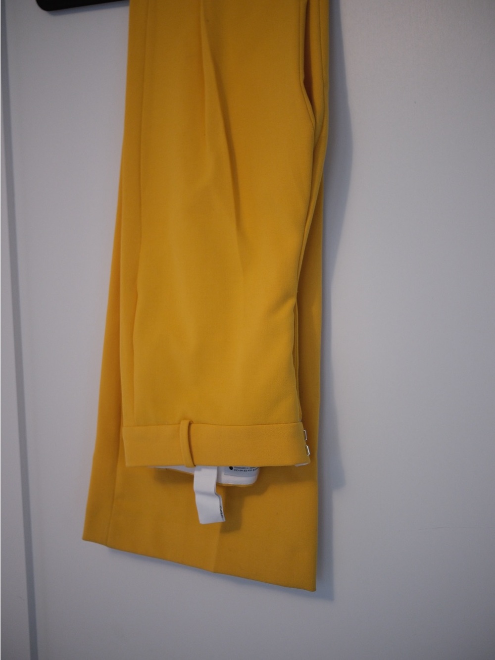Double-Breasted Yellow pants suit - Picture 4 of 5